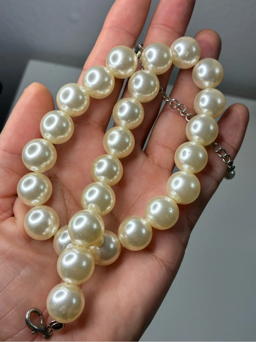 Classic Pearl Necklace - Cream Pearlescent Beads